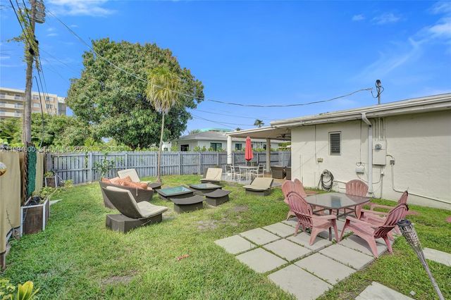 7544 Adventure Ave, North Bay Village, FL 33141