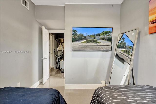 7544 Adventure Ave, North Bay Village, FL 33141