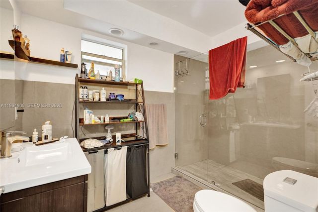 7544 Adventure Ave, North Bay Village, FL 33141