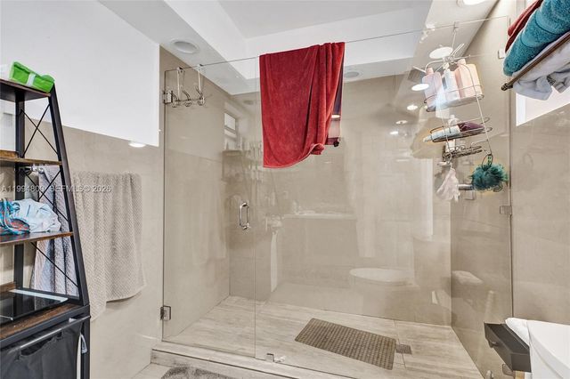 7544 Adventure Ave, North Bay Village, FL 33141