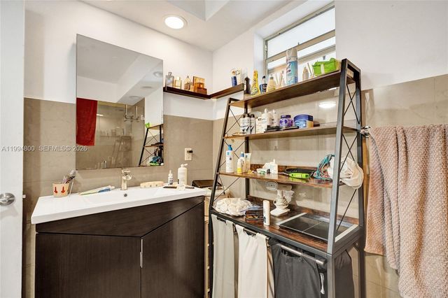 7544 Adventure Ave, North Bay Village, FL 33141