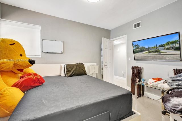 7544 Adventure Ave, North Bay Village, FL 33141