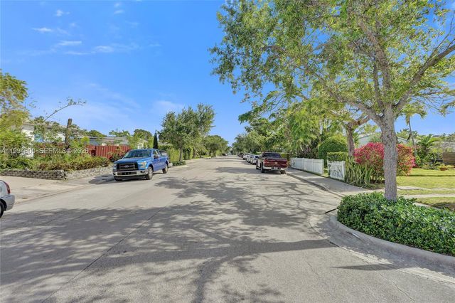 7544 Adventure Ave, North Bay Village, FL 33141