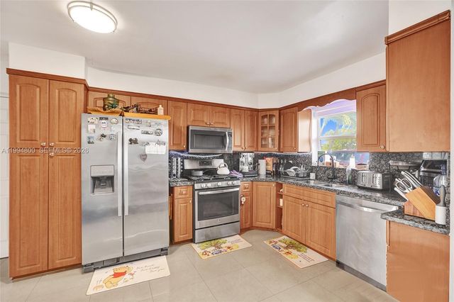 7544 Adventure Ave, North Bay Village, FL 33141