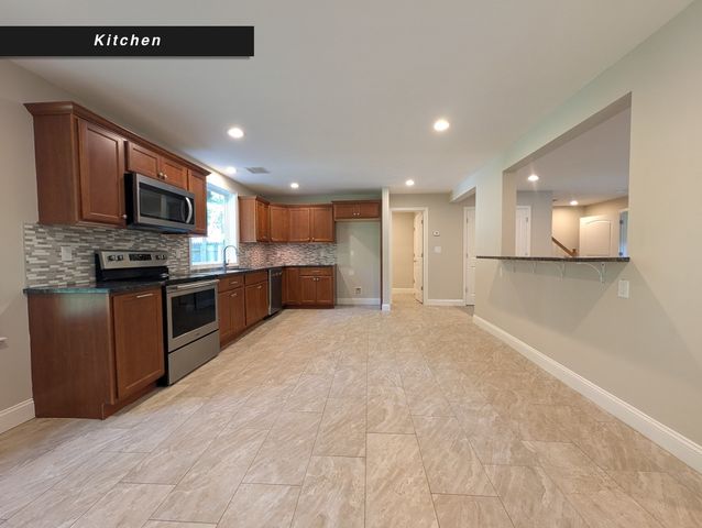 17 Deane St A, Wareham, MA 02571