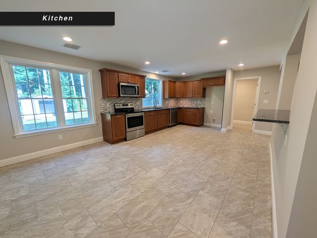 17 Deane St A, Wareham, MA 02571