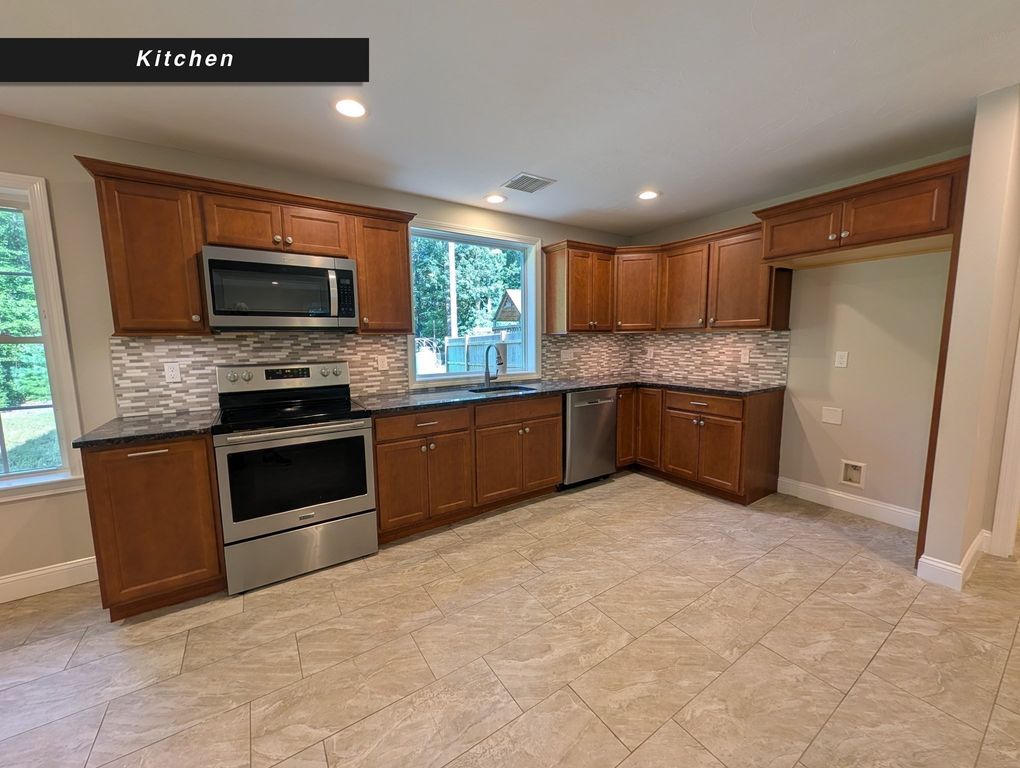 17 Deane St A, Wareham, MA 02571