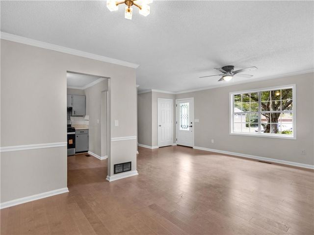 225 Hampton Drive, Dallas, GA 30132