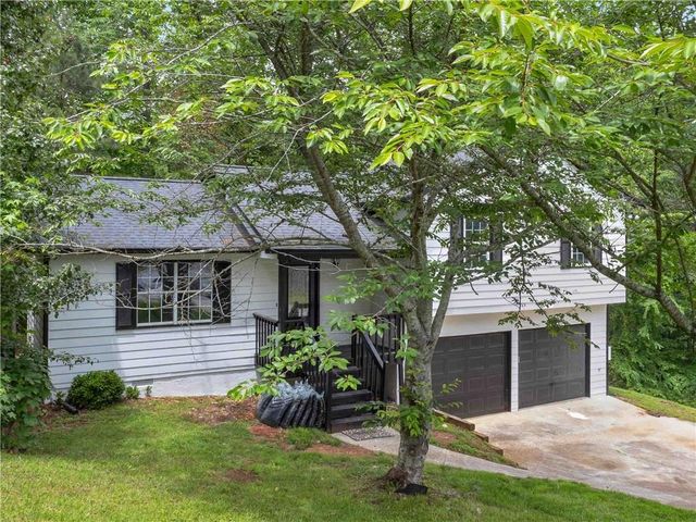225 Hampton Drive, Dallas, GA 30132