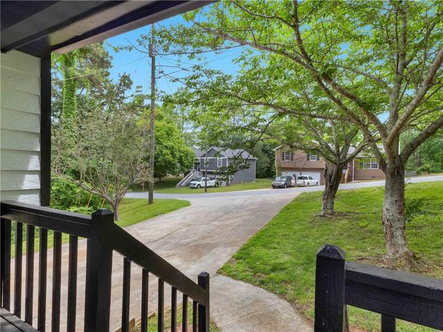 225 Hampton Drive, Dallas, GA 30132