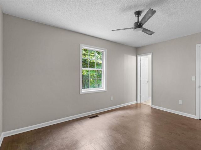 225 Hampton Drive, Dallas, GA 30132