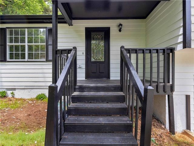 225 Hampton Drive, Dallas, GA 30132