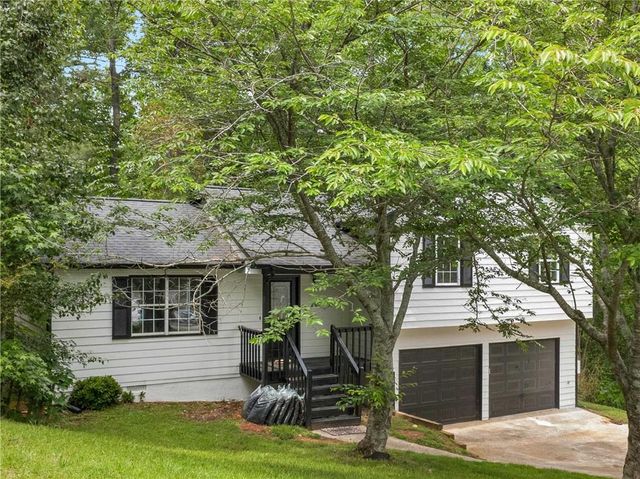 225 Hampton Drive, Dallas, GA 30132