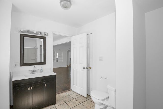 235 N ARDMORE Avenue, Villa Park, IL 60181