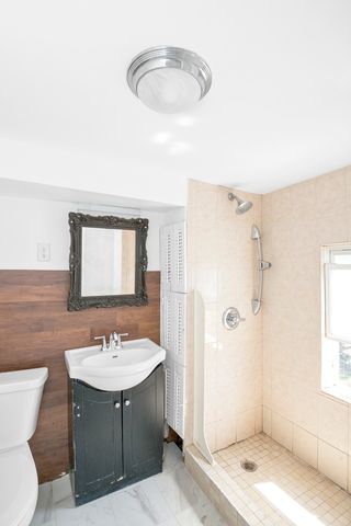 235 N ARDMORE Avenue, Villa Park, IL 60181