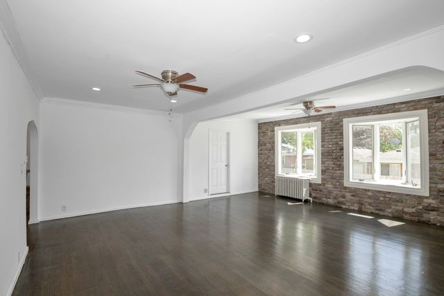 235 N ARDMORE Avenue, Villa Park, IL 60181