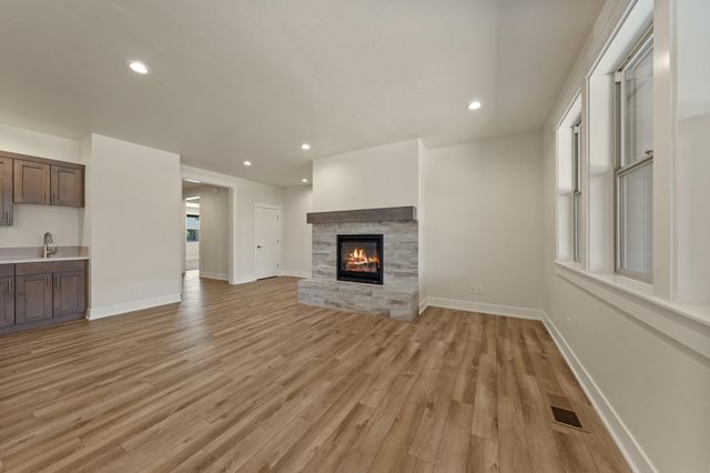2695 NW 23rd 60, Redmond, OR 97756