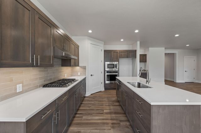2695 NW 23rd 60, Redmond, OR 97756