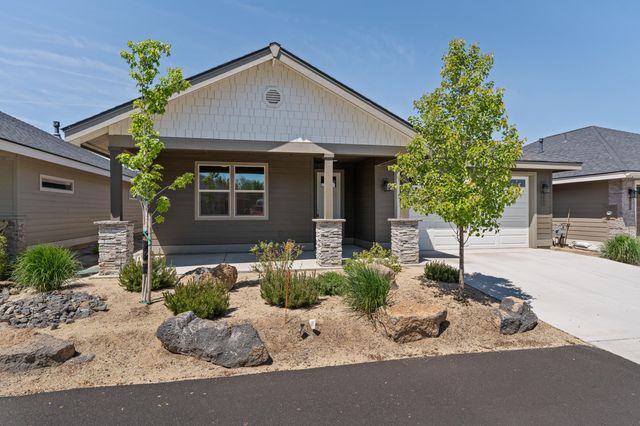 2695 NW 23rd 60, Redmond, OR 97756