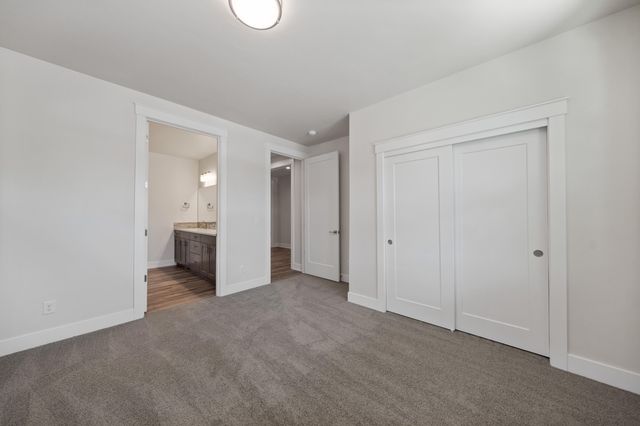 2695 NW 23rd 60, Redmond, OR 97756
