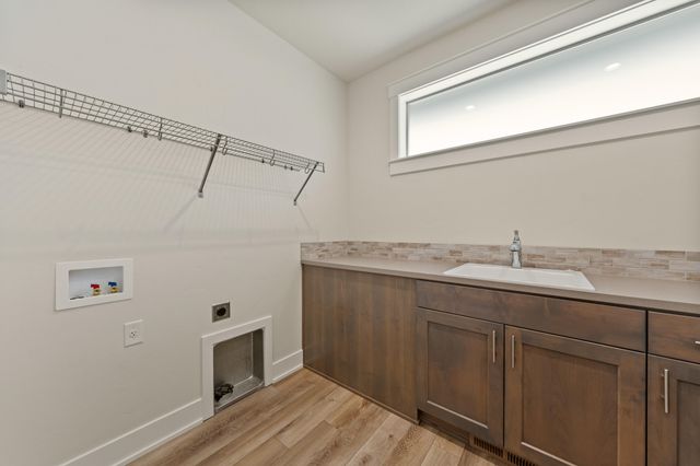 2695 NW 23rd 60, Redmond, OR 97756