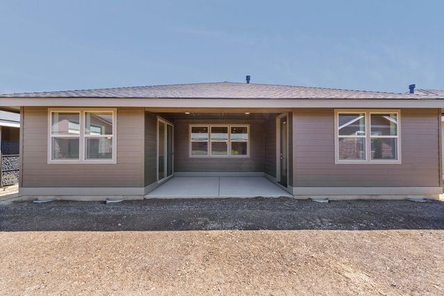 2695 NW 23rd 60, Redmond, OR 97756