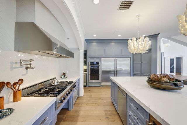 1019 Grand Court, Highland Beach, FL 33487