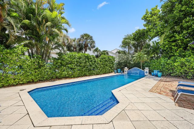 1019 Grand Court, Highland Beach, FL 33487