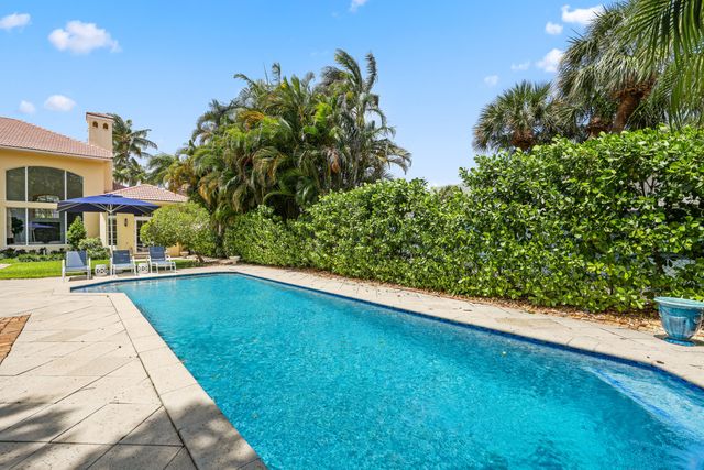 1019 Grand Court, Highland Beach, FL 33487
