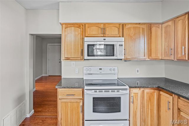 208 S Fillmore Street, Edwardsville, IL 62025