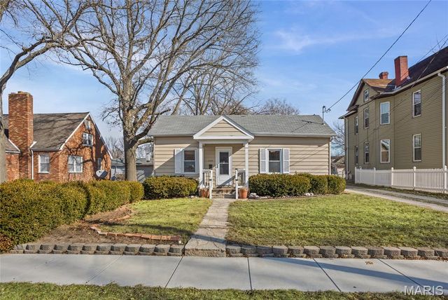208 S Fillmore Street, Edwardsville, IL 62025