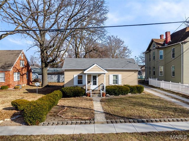 208 S Fillmore Street, Edwardsville, IL 62025