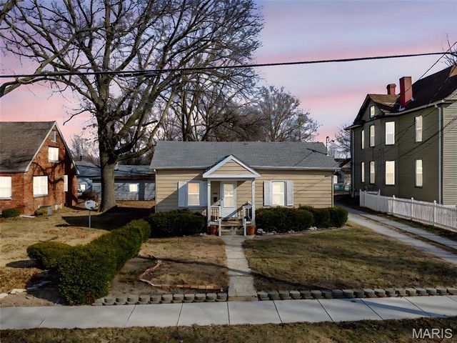 208 S Fillmore Street, Edwardsville, IL 62025