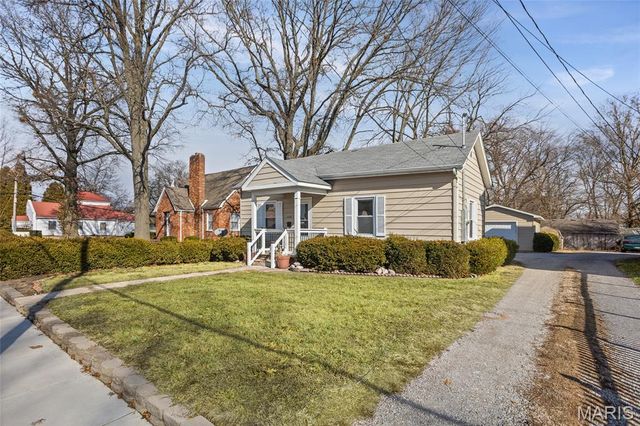 208 S Fillmore Street, Edwardsville, IL 62025