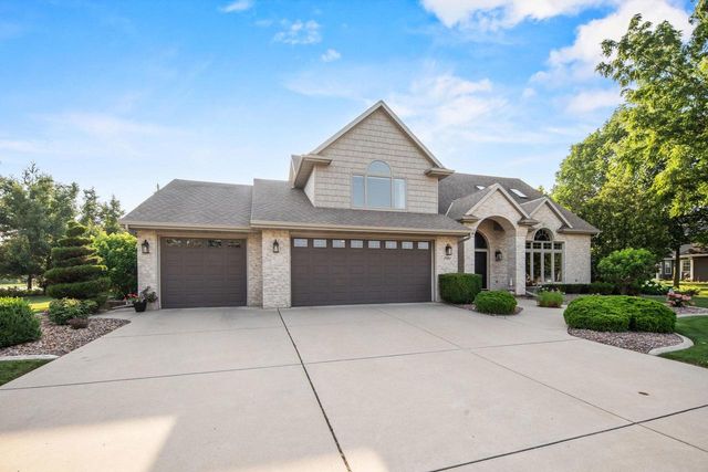 2920 CIRCLE OAKS LANE, Green Bay, WI 54313
