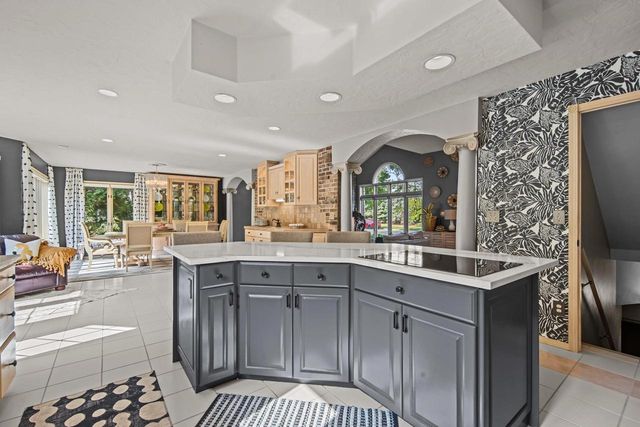 2920 CIRCLE OAKS LANE, Green Bay, WI 54313