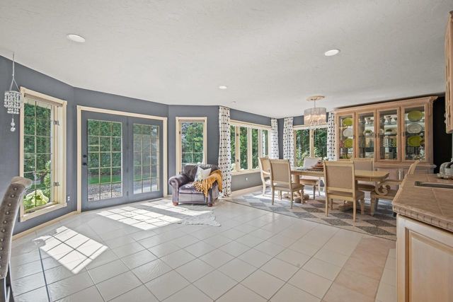 2920 CIRCLE OAKS LANE, Green Bay, WI 54313