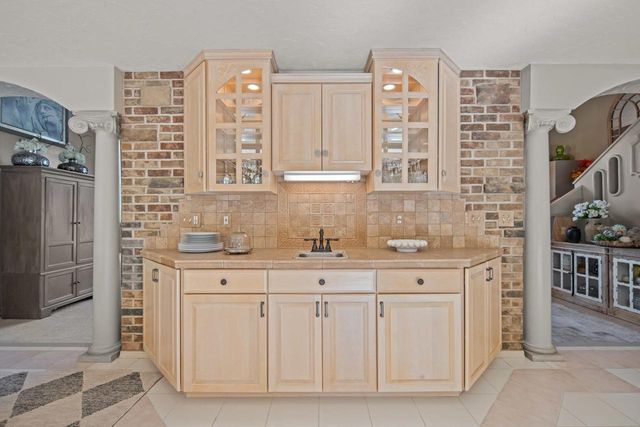 2920 CIRCLE OAKS LANE, Green Bay, WI 54313