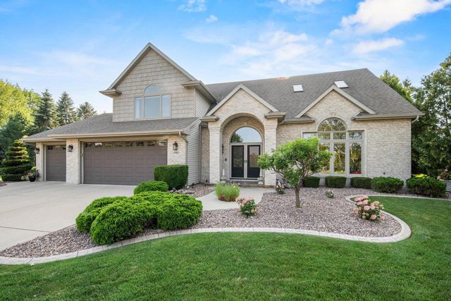 2920 CIRCLE OAKS LANE, Green Bay, WI 54313