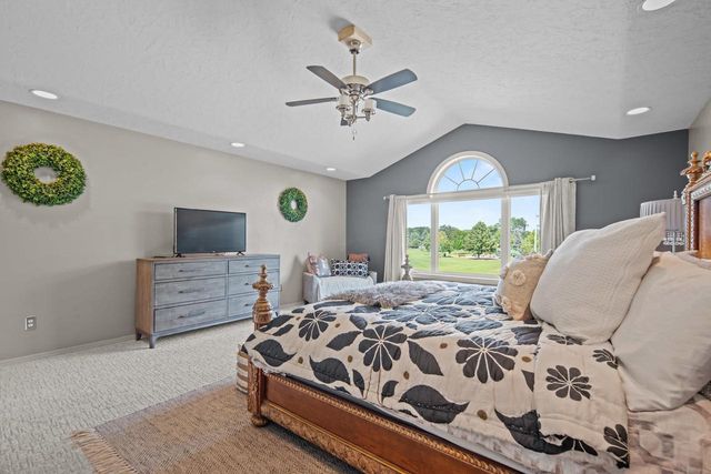 2920 CIRCLE OAKS LANE, Green Bay, WI 54313