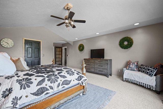 2920 CIRCLE OAKS LANE, Green Bay, WI 54313