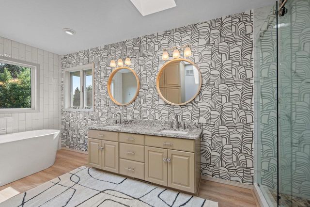 2920 CIRCLE OAKS LANE, Green Bay, WI 54313