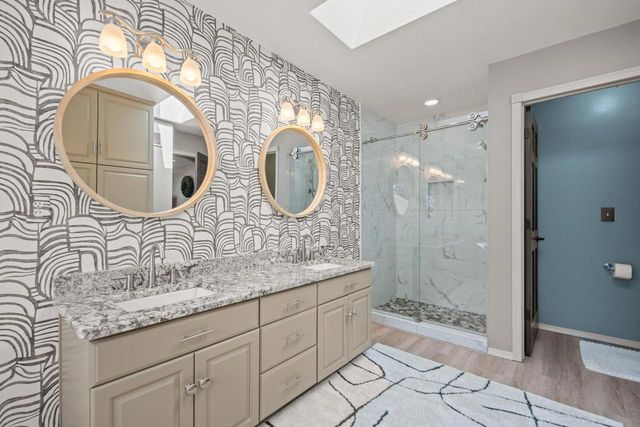 2920 CIRCLE OAKS LANE, Green Bay, WI 54313