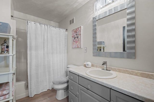 2920 CIRCLE OAKS LANE, Green Bay, WI 54313
