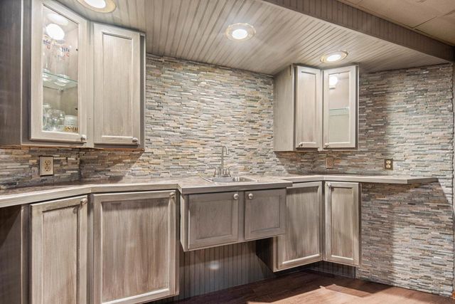 2920 CIRCLE OAKS LANE, Green Bay, WI 54313
