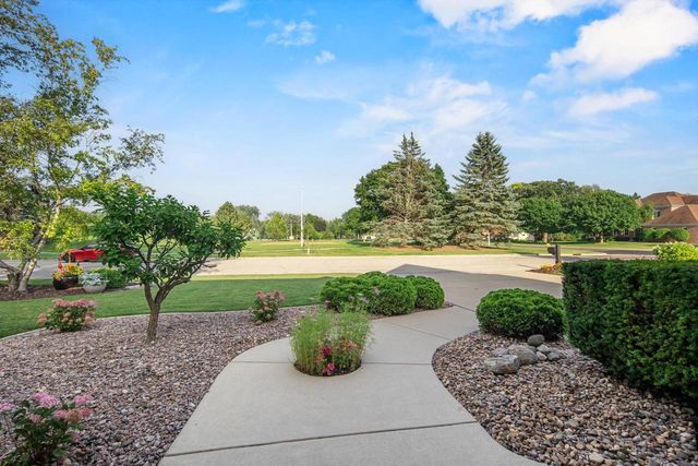 2920 CIRCLE OAKS LANE, Green Bay, WI 54313
