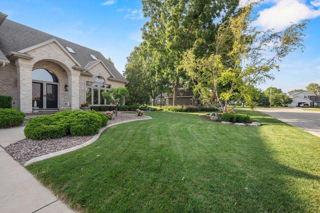 2920 CIRCLE OAKS LANE, Green Bay, WI 54313