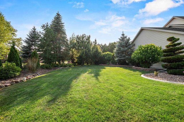 2920 CIRCLE OAKS LANE, Green Bay, WI 54313
