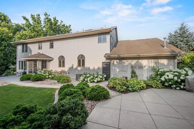 2920 CIRCLE OAKS LANE, Green Bay, WI 54313