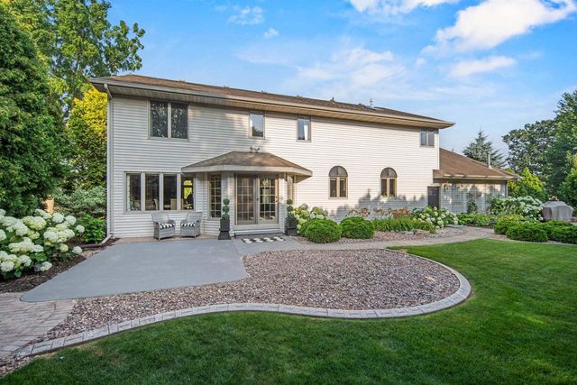 2920 CIRCLE OAKS LANE, Green Bay, WI 54313